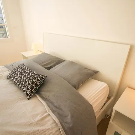 Appartement Republique-nice And Bright Flat With Balcony Rijsel